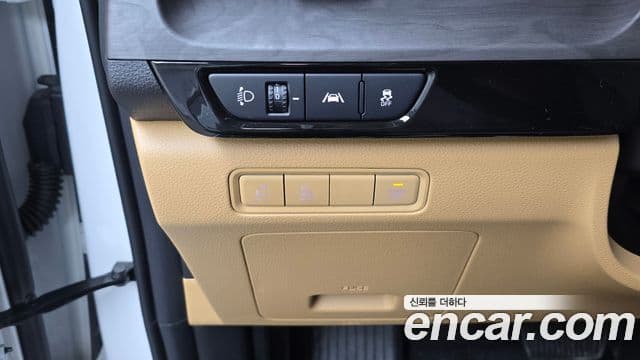 Kia Carnival 2023 — Şəkil 17/20