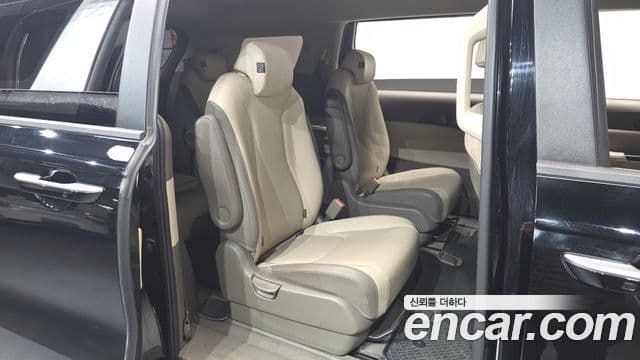 Kia Carnival 2020 — Фото 12/20