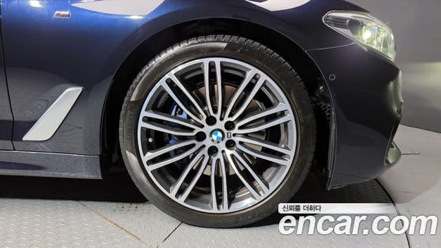 BMW 5 Series 2019 — Şəkil 5/20