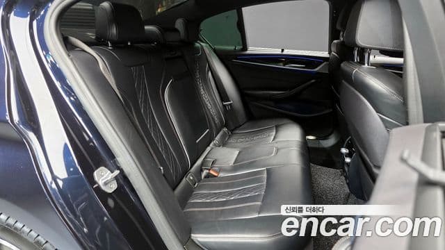 BMW 5 Series 2019 — Şəkil 12/20