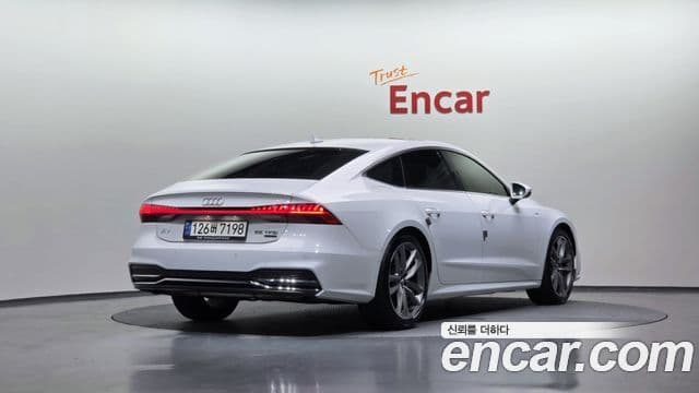 Audi A7 2021 — Фото 1/20