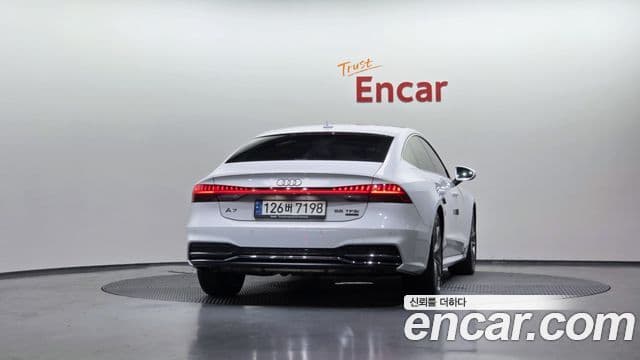 Audi A7 2021 — Фото 3/20