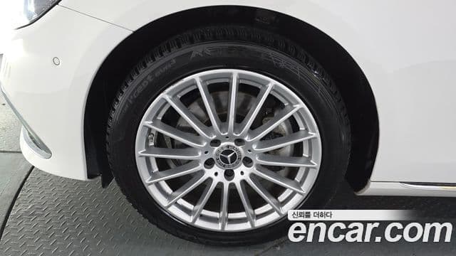 Mercedes-Benz E-Class 2022 — Şəkil 5/20