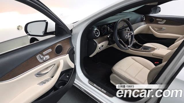 Mercedes-Benz E-Class 2022 — Şəkil 10/20
