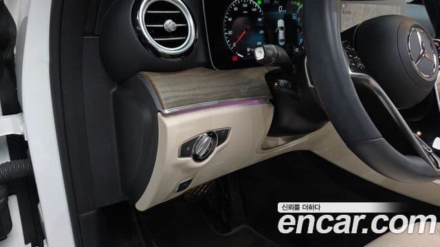 Mercedes-Benz E-Class 2022 — Şəkil 13/20