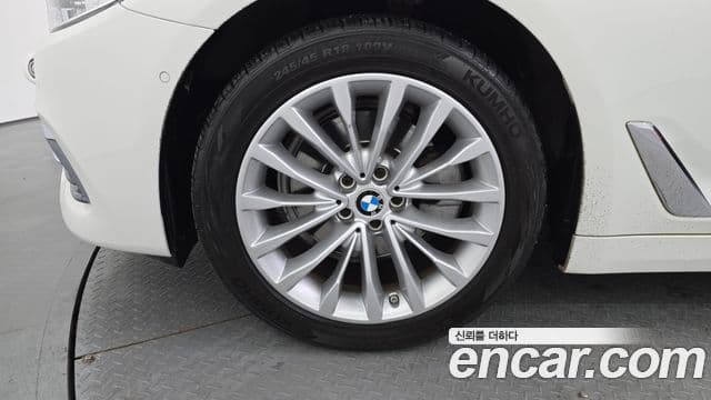 BMW 5 Series 2018 — Şəkil 5/20