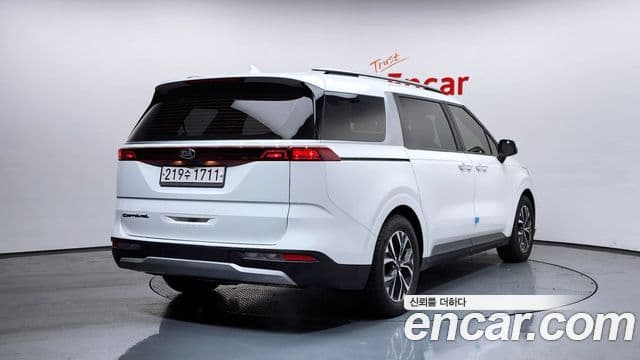 Kia Carnival 2021 — Фото 2/20