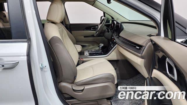 Kia Carnival 2021 — Фото 11/20