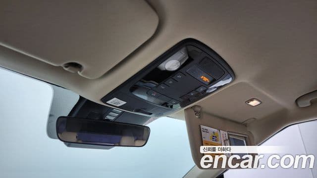 Kia Carnival 2021 — Фото 17/20