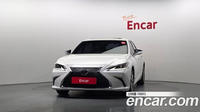 Lexus ES300h 2019 — ფოტო 3/20
