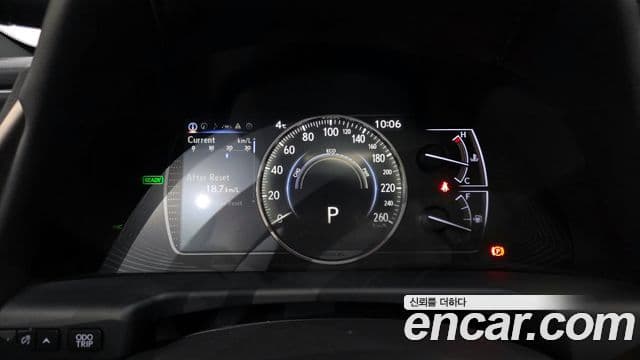 Lexus ES300h 2019 — ფოტო 8/20
