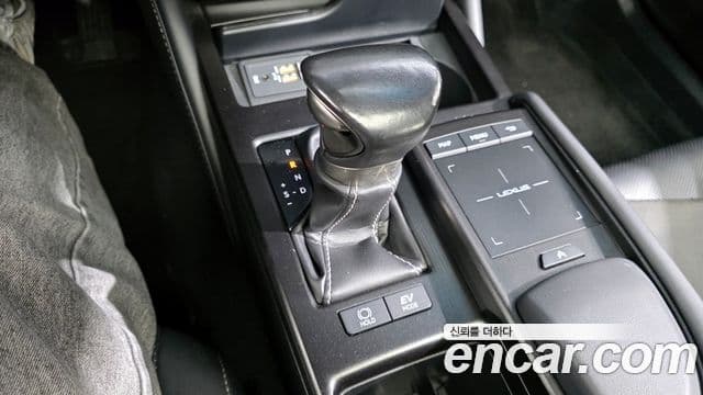 Lexus ES300h 2019 — ფოტო 9/20