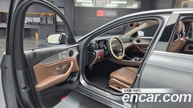 Mercedes-Benz E-Class 2018 — Şəkil 11/20