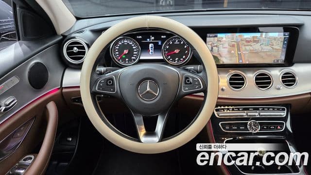 Mercedes-Benz E-Class 2018 — Şəkil 13/20