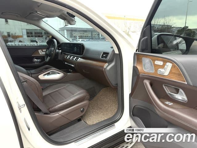 Mercedes-Benz GLE-Class 2019 — Şəkil 18/20
