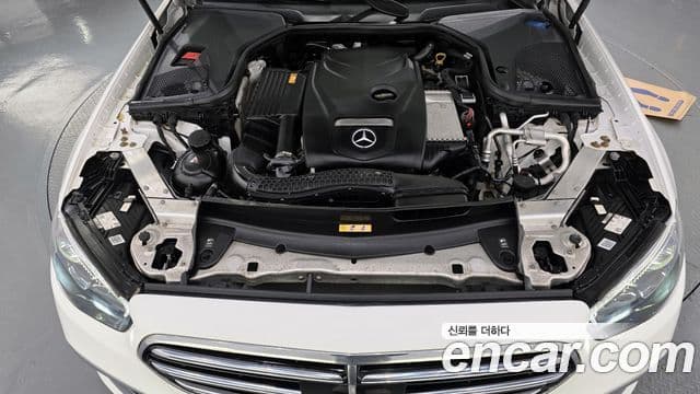 Mercedes-Benz E-Class 2021 — ფოტო 6/20