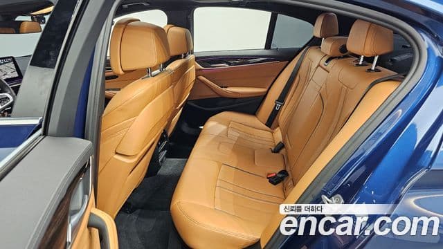 BMW 5 Series 2020 — Şəkil 12/20