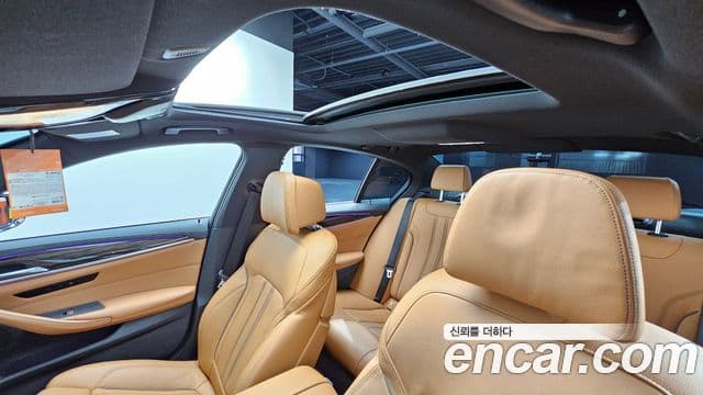 BMW 5 Series 2020 — Şəkil 18/20