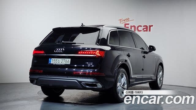 Audi Q7 2021 — Şəkil 2/20