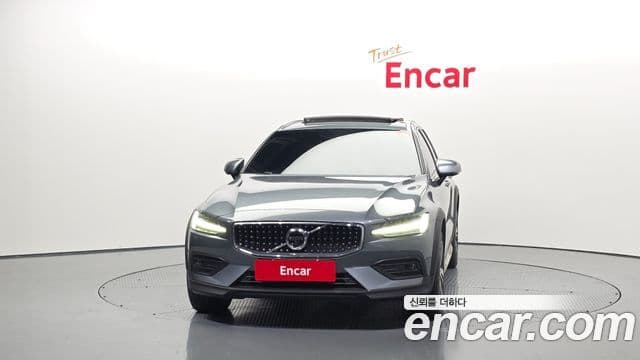 Volvo V60 Cross Country 2020 — ფოტო 3/20