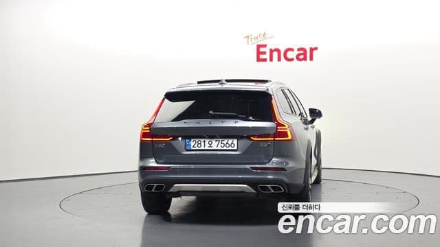 Volvo V60 Cross Country 2020 — ფოტო 4/20