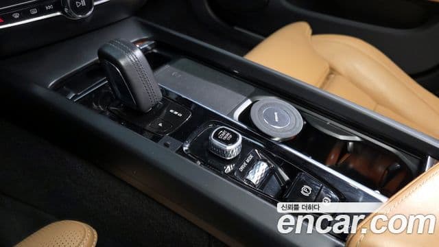 Volvo V60 Cross Country 2020 — ფოტო 9/20
