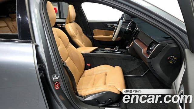 Volvo V60 Cross Country 2020 — ფოტო 11/20