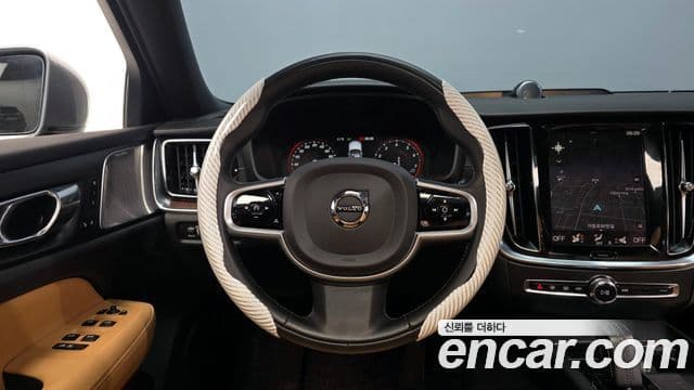 Volvo V60 Cross Country 2020 — ფოტო 13/20