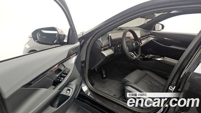 BMW i5 2025 — ფოტო 17/20