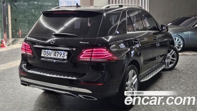 Mercedes-Benz GLE-Class 2018 — Şəkil 12/20