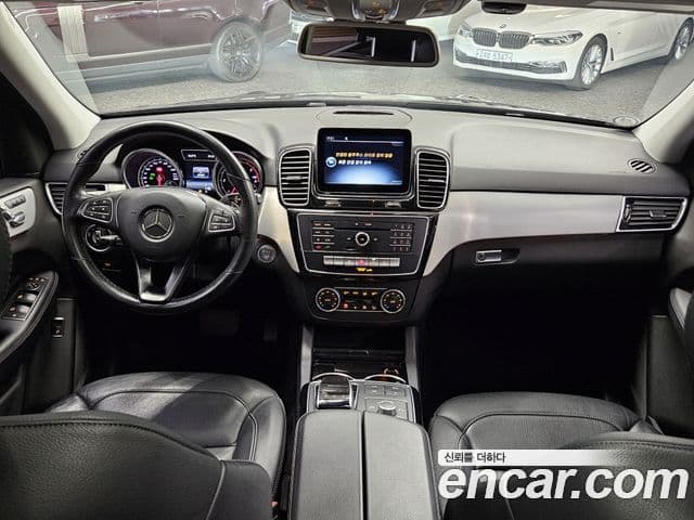 Mercedes-Benz GLE-Class 2018 — Şəkil 7/20