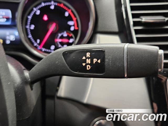 Mercedes-Benz GLE-Class 2018 — Şəkil 17/20