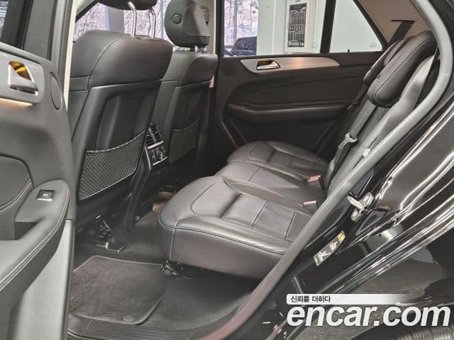 Mercedes-Benz GLE-Class 2018 — Şəkil 9/20