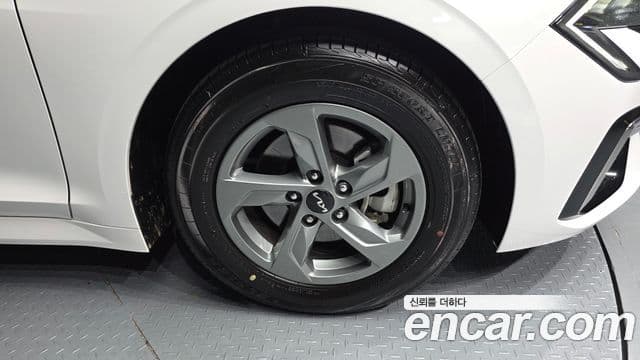 Kia K5 2023 — ფოტო 5/20