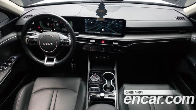 Kia K5 2023 — ფოტო 7/20