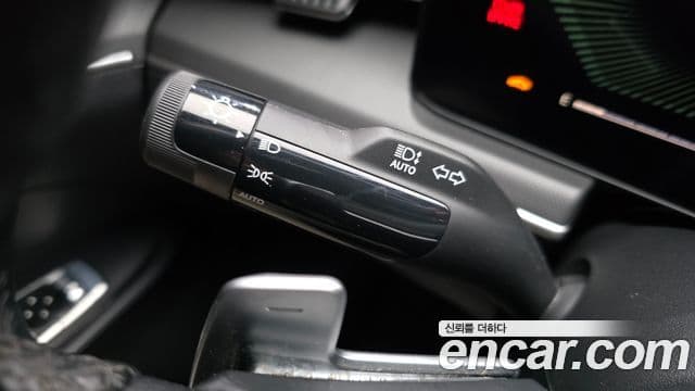 Kia K5 2023 — ფოტო 16/20