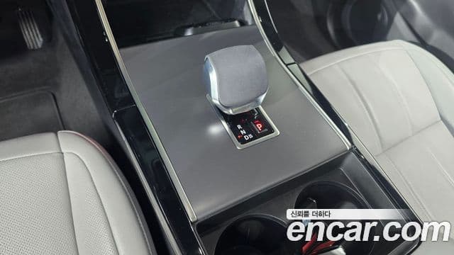 Land Rover Range Rover Evoque 2025 — Фото 9/20