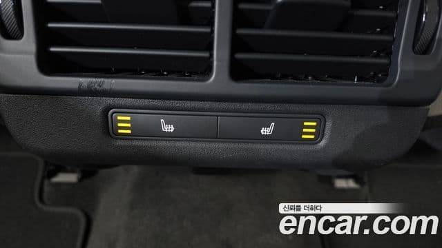 Land Rover Range Rover Evoque 2025 — Фото 18/20