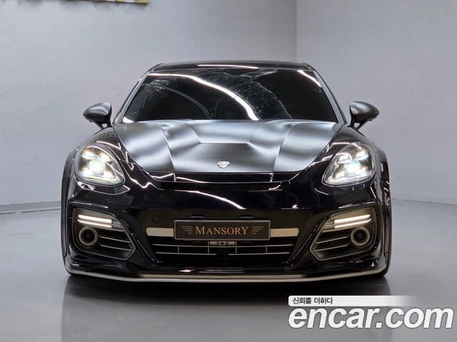 Porsche Panamera 2018 — ფოტო 16/20