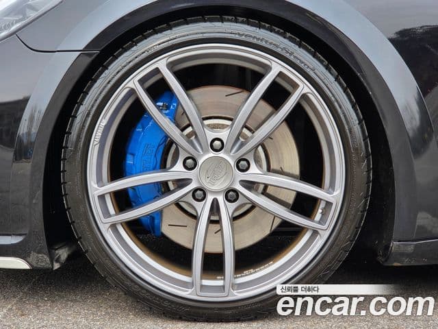 Porsche Panamera 2018 — ფოტო 15/20