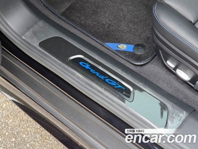 Porsche Panamera 2018 — ფოტო 7/20