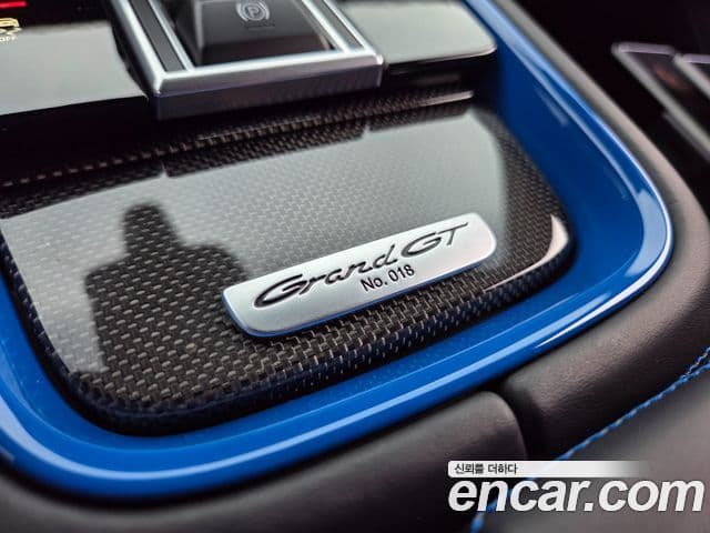Porsche Panamera 2018 — ფოტო 9/20