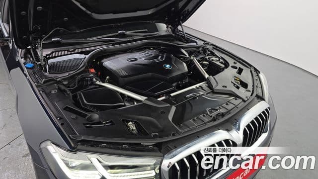 BMW 5 Series 2022 — ფოტო 6/20