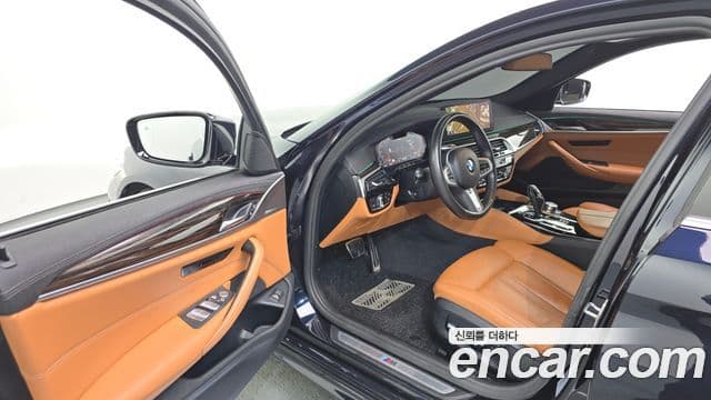 BMW 5 Series 2022 — ფოტო 10/20