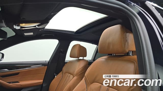 BMW 5 Series 2022 — ფოტო 19/20