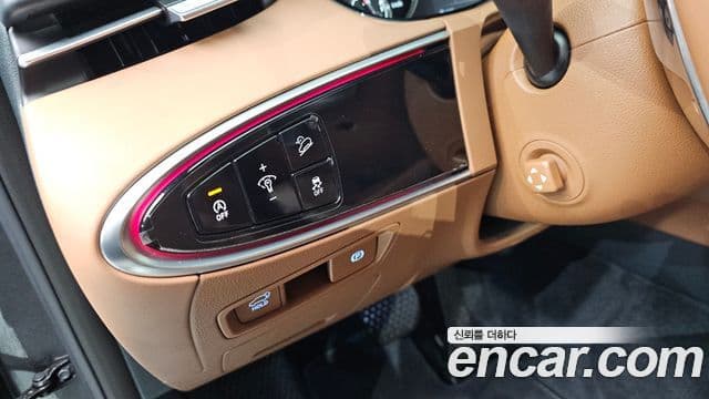 Genesis GV70 2022 — ფოტო 13/20