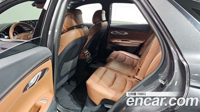 Genesis GV70 2022 — ფოტო 17/20
