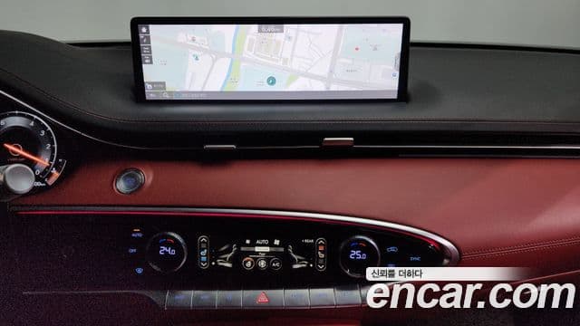 Genesis GV70 2021 — ფოტო 14/20