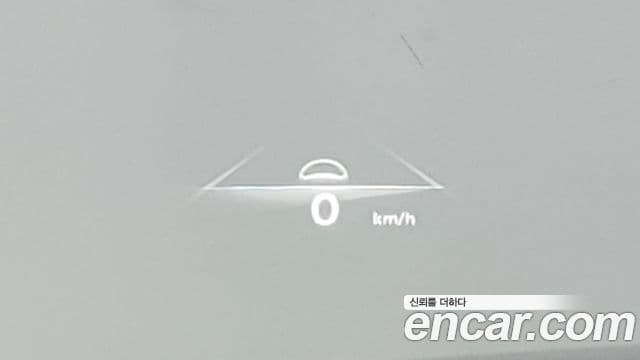 Genesis GV70 2021 — ფოტო 17/20