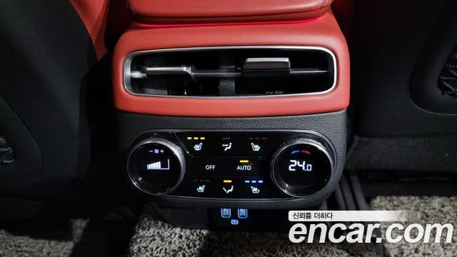 Genesis GV70 2021 — ფოტო 19/20